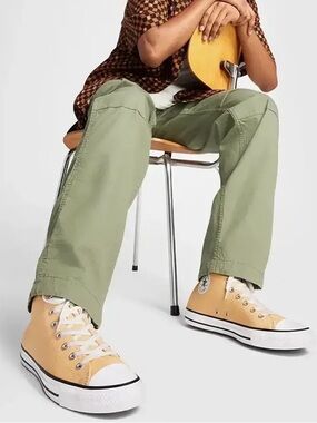 Converse - Chuck Taylor All Star Hi - Sneaker in
Afternoon Sun, W6.5 NWT